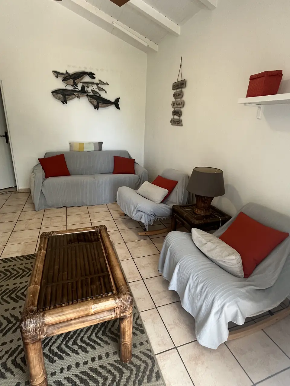 Séjour de l'Appartement Flamboyant avec canapé
